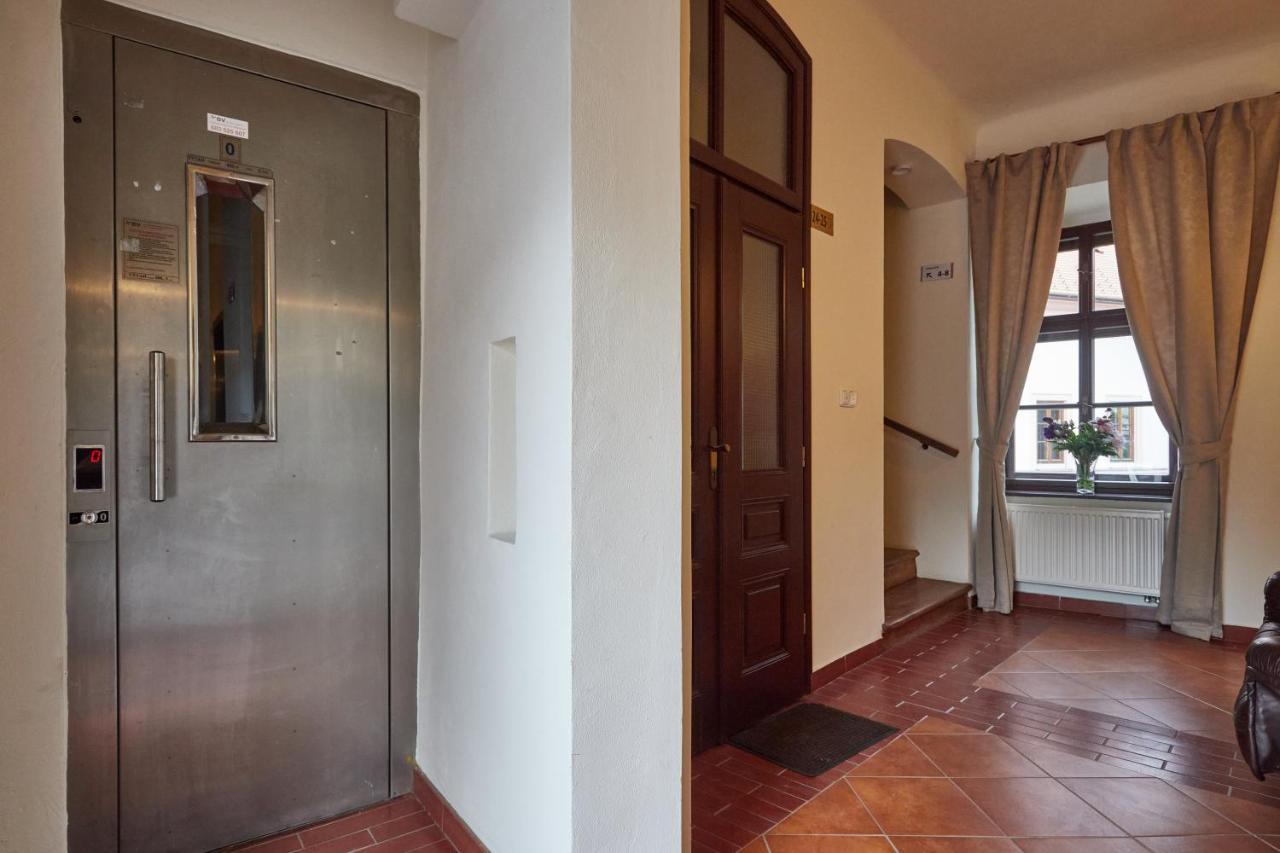 מיקולוב Vivaldi Apartments מראה חיצוני תמונה